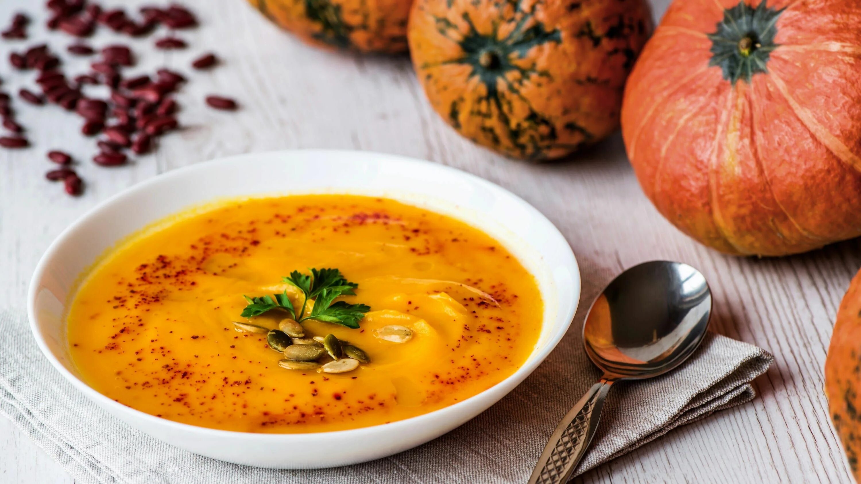 Суп из тыквы и кленовый сироп. Пюре из тыквы. Осенний тыквенный суп. Суп-пюре из тыквы с чечевицей. Вкусвилл крем-суп постный с чечевицей 300 г.