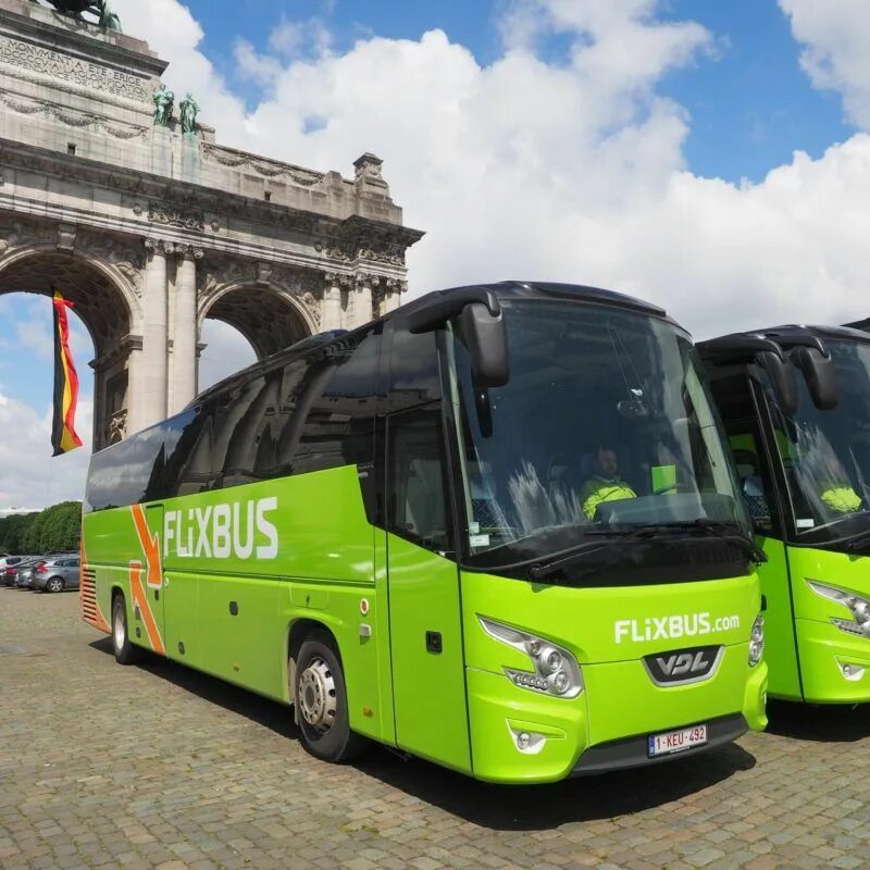 Автобус фликсбус. Автобус Flixbus Германия. Автобусы фликсбус в Германии. Flixbus Барселона Париж.