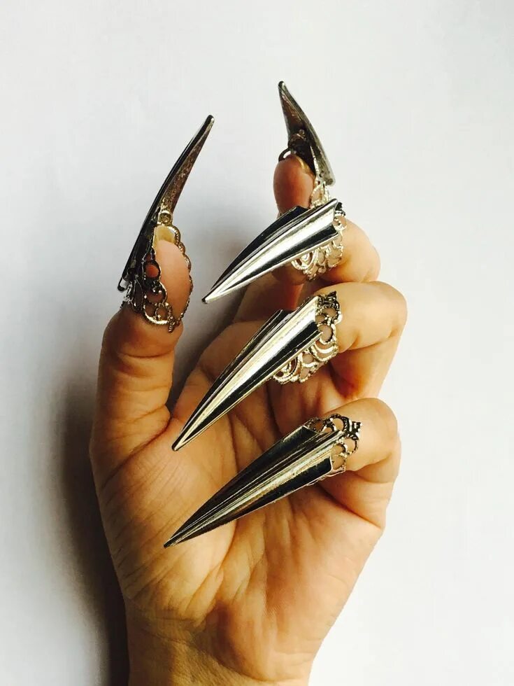 Sharp claws