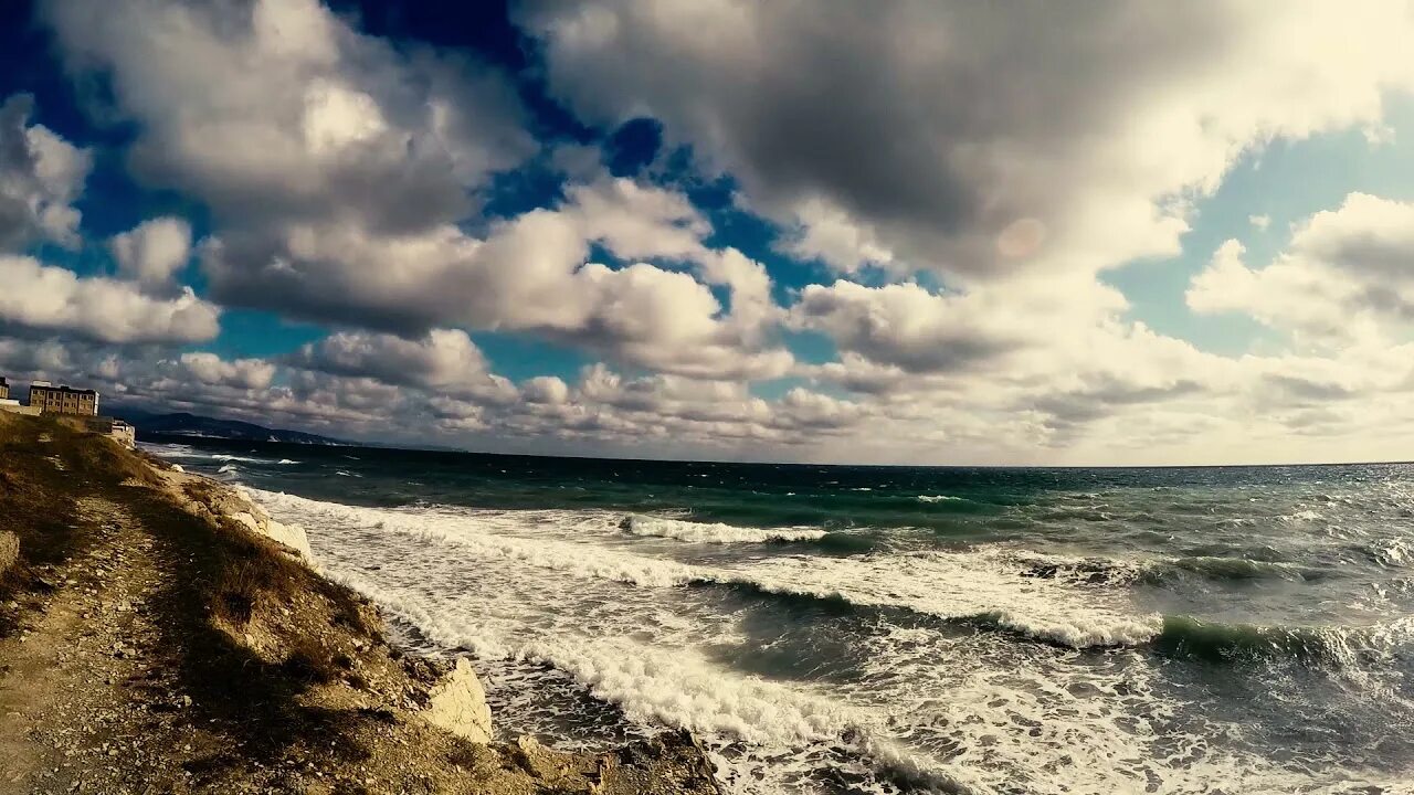 Песня черные волны черного моря. Шторм в Новороссийске. Новороссийск море шторм. Штормящее море Новороссийск. Новороссийск море волны.