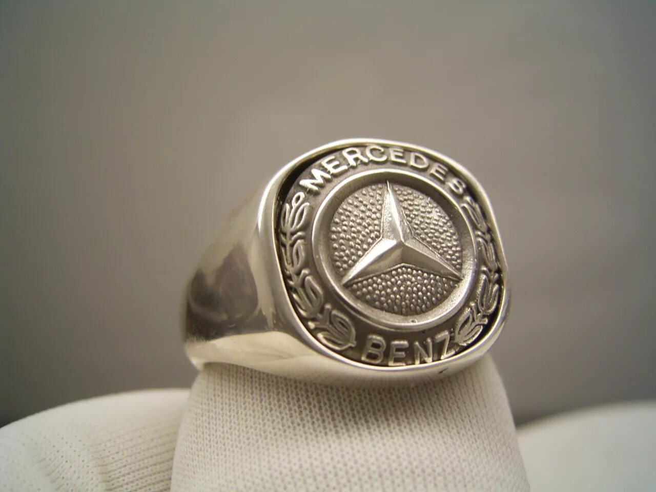 Mercedes-Benz Ring. Кольцо Mercedes Benz. Перстень Mercedes Benz. Кольцо печатка Мерседес. Купить мужскую колесо