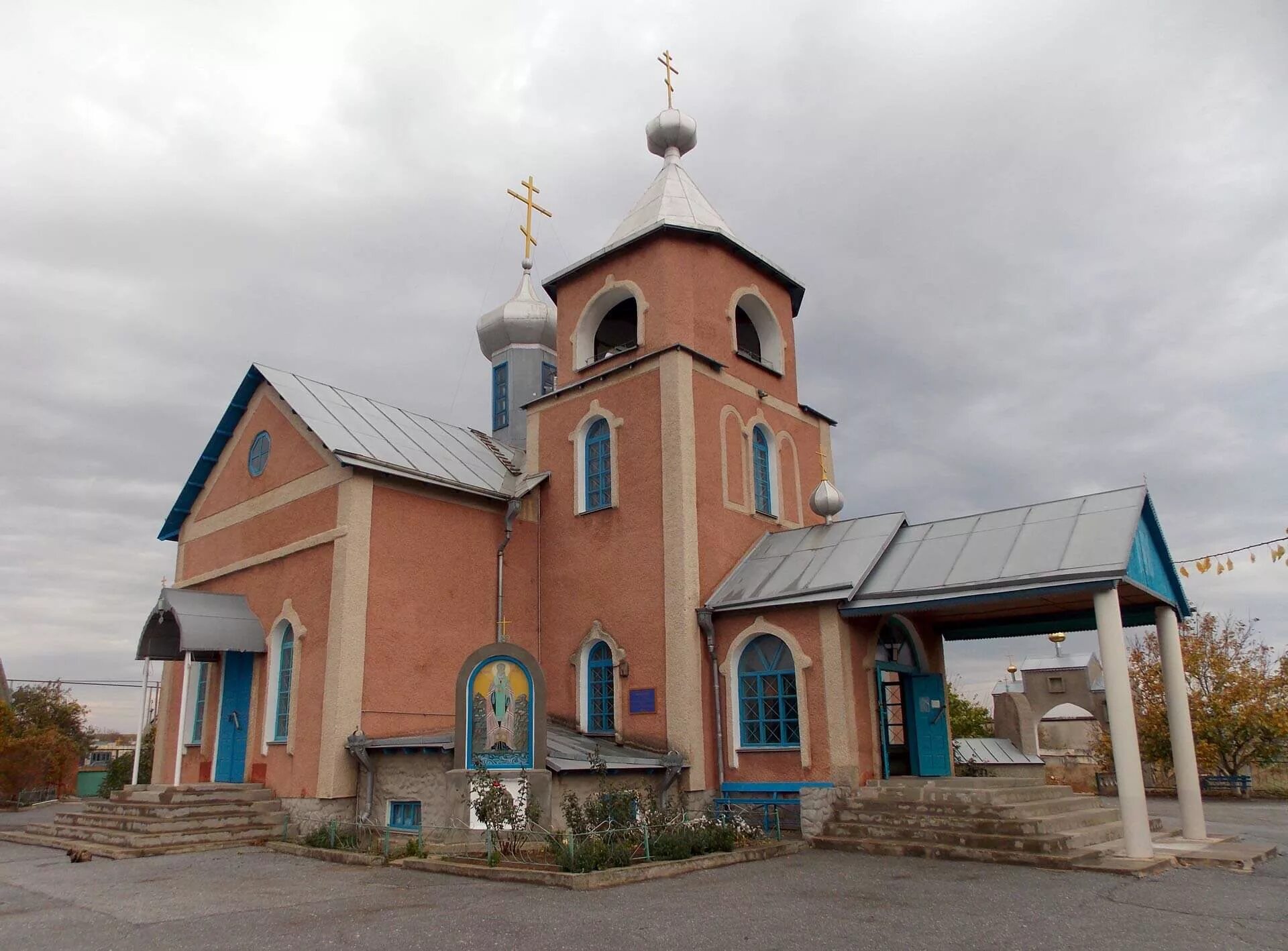 Раздольное (раздольненский район). Раздольное храм крым. Раздольное храм крым. Раздольное краснодарский край сочи. Достопримечательности пгт раздольное.