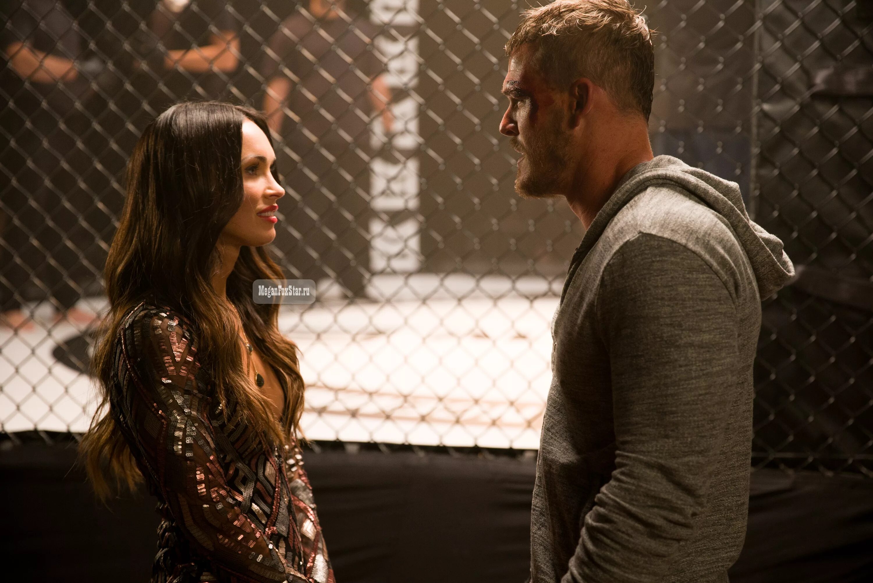 Кино невидимка сью. Невидимка про девушку. Невидимка про девушку. Девушка-невидимка фильм 2019. Невидимка про девушку.