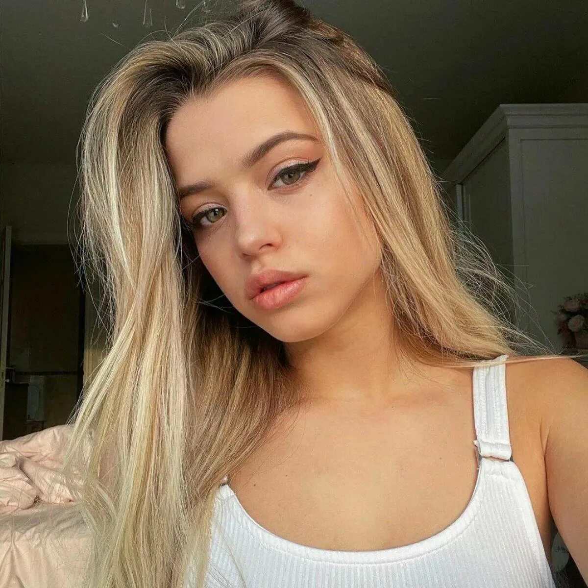 Вечерний лайк юля гаврилина. Юля гаврилина 2025. гаврилина 2025. юля гаврилина 2025. gavrilina (юля гаврилина) 2025.