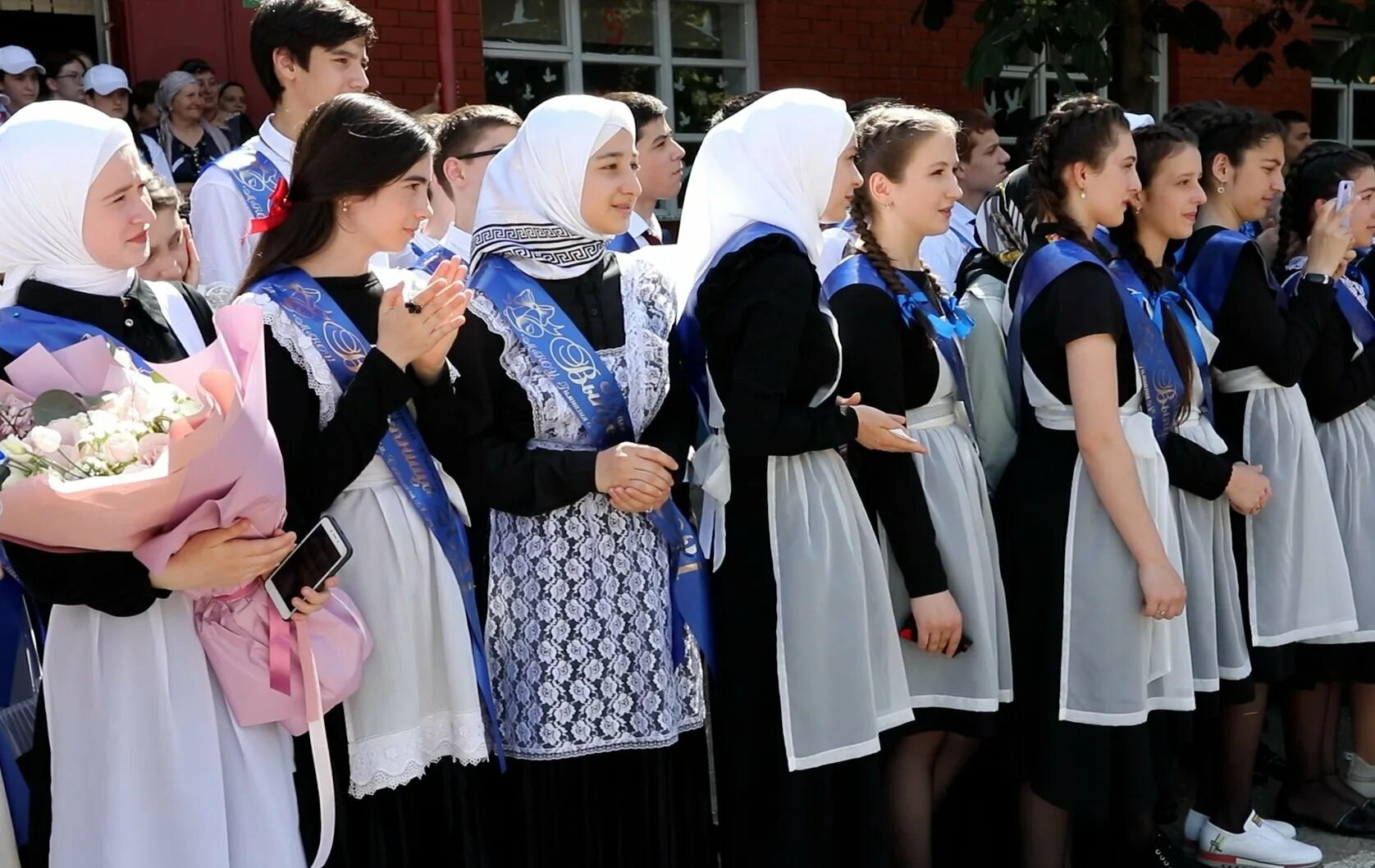 Хасавюрт школа. 13 школа хасавюрт. 12 школа хасавюрт. 19 школа хасавюрт. Хасавюрт школа 12 сош.