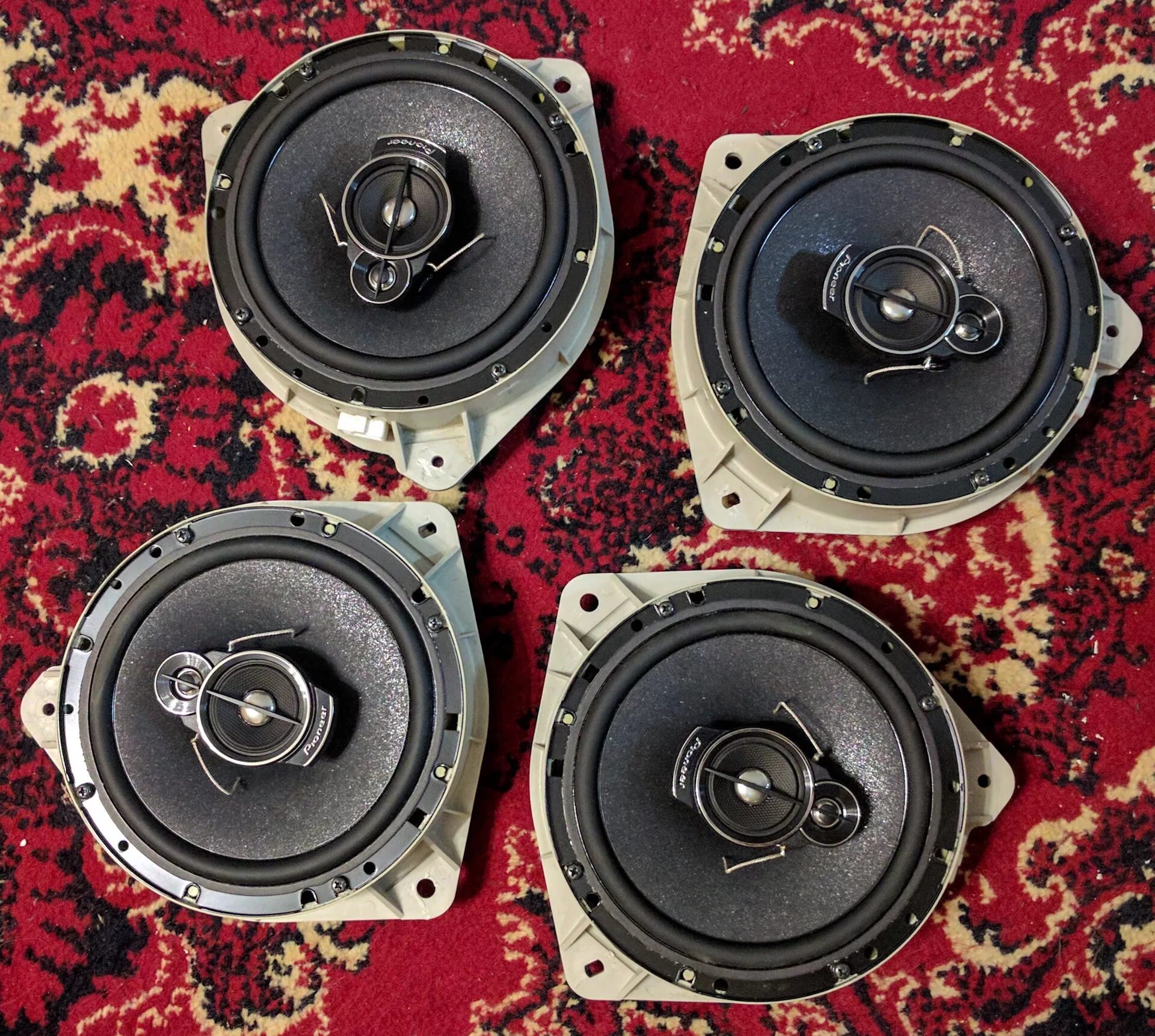 Амфитон 35ас-001. Штатные динамики nissan skyline. Какой динамик стоит в. Лада гранта классик 22 штатные динамики. Штатная акустика hyundai creta 2016 года диаметр.