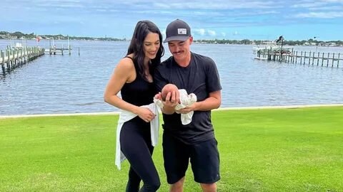 Rickie Fowler and wife Allison Stokke announce birth of baby girl.