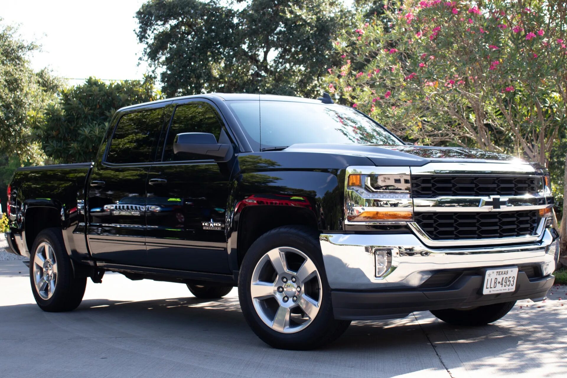 Купить шевроле сильверадо. Chevrolet Silverado 2018. Chevrolet Silverado 1500 lt. Chevrolet Silverado 1500 2018. Chevrolet Silverado lt.