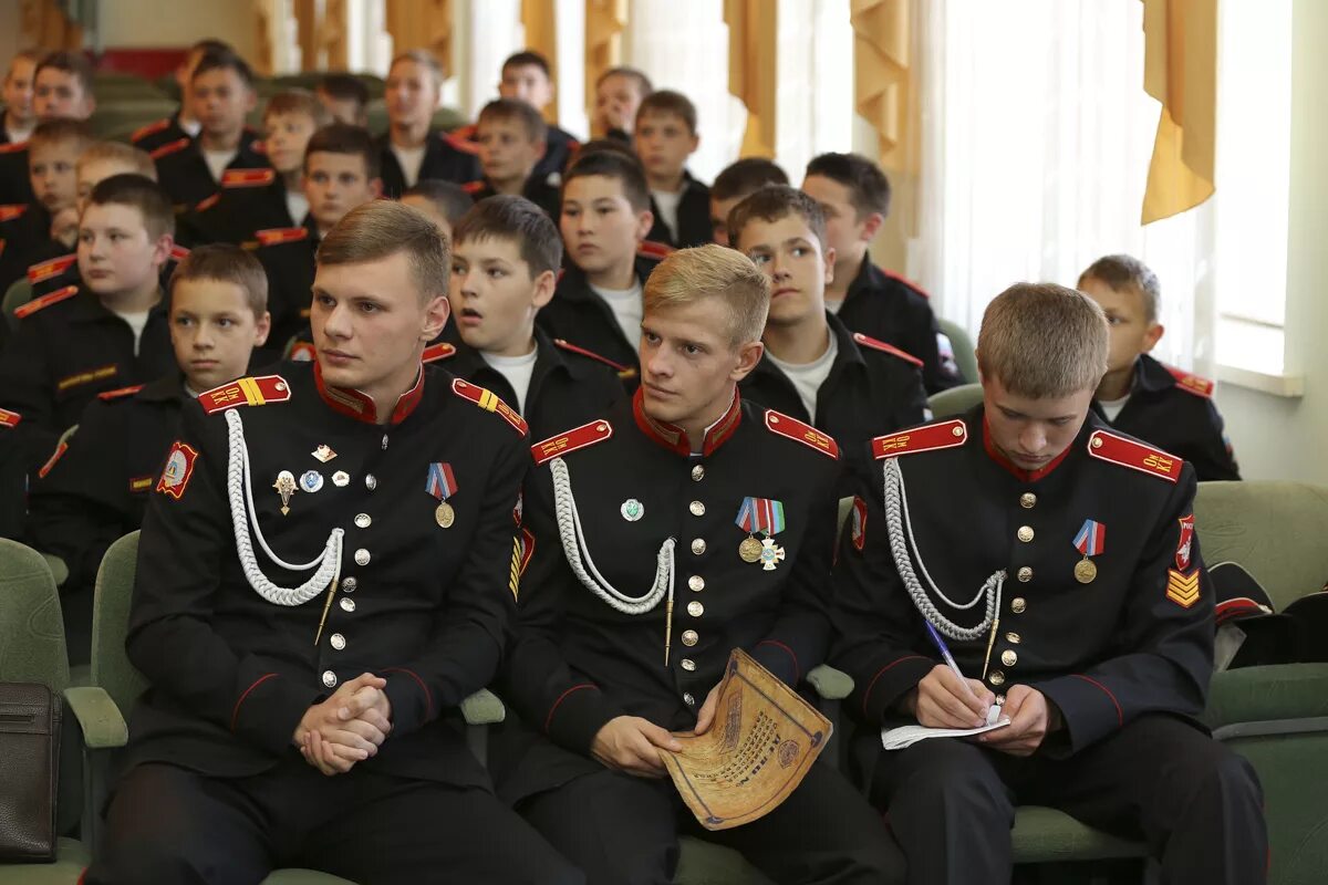 Кадетский корпус на Суворова Омск. ФГКОУ Омский кадетский военный корпус. Омский кадетский военный корпус Корнилов. Омский кадетский корпус 1813. Кадетский корпус первый класс