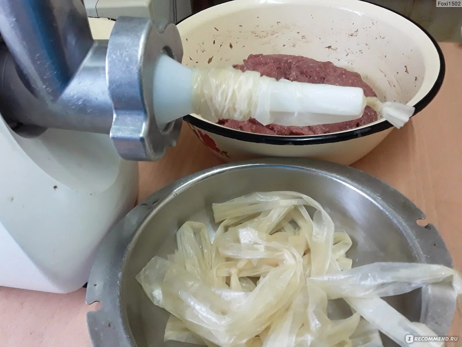 Как мясорубкой делать домашнюю колбасу. Домашняя колбаса через мясорубку. как делать колбасу через мясорубку. кукуруза через мясорубку для рыбалки.