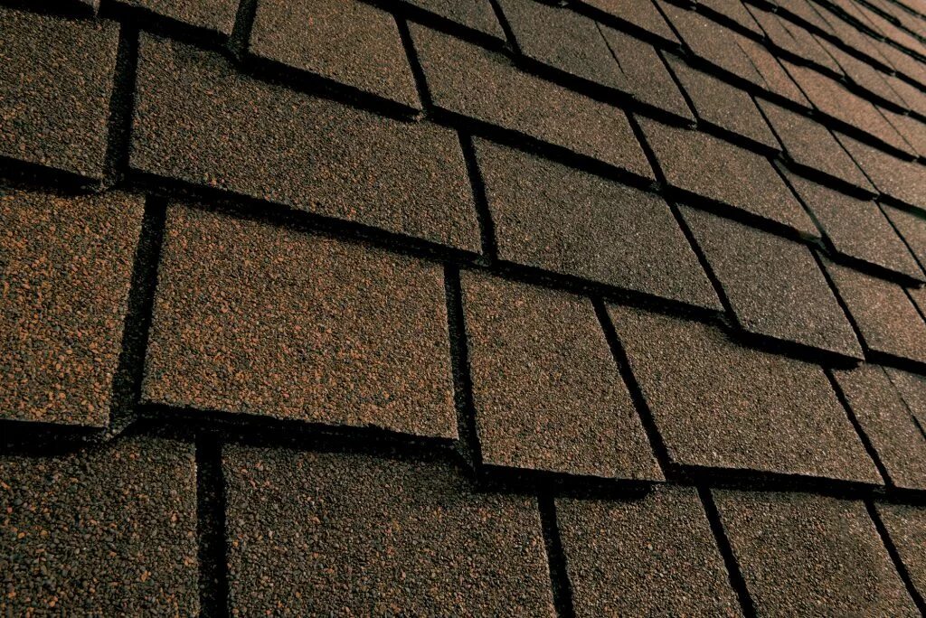 Мягкая кровля деке генуя амаретто. Гонт гибкой черепицы. Работодатель мягкая кровля в москве. Битумная черепица вальмовая кровля. Коньковый аэратор тегола.