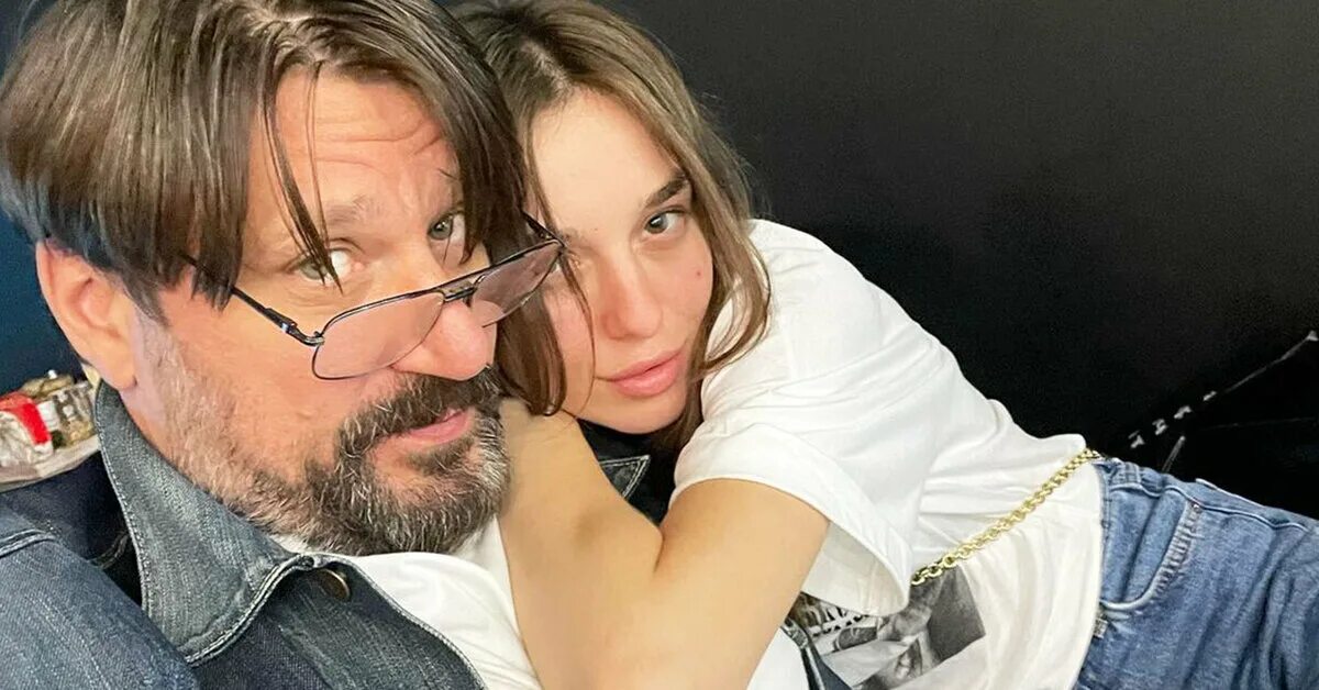 Виктор логинов актер. Виктор логинов 2020. Виктор логинов жена. Суперинтуиция александр якин. Виктор логинов девушка.