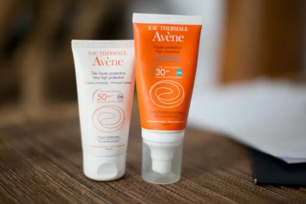 Спф для лица аптека. Avene Mineral Cream SPF 50. Avene СПФ защита. Avene солнцезащитный крем SPF 50 для проблемной кожи. Авен клинанс СПФ.