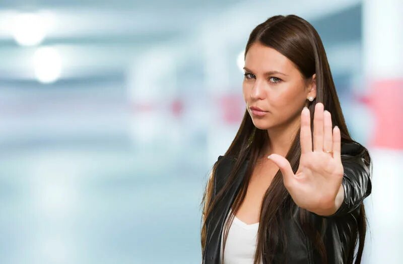 Выражать свои эмоции. Девушка отказывается. Как научиться не бояться. Что воспитывает чтение. Как можно выражать свои эмоции.