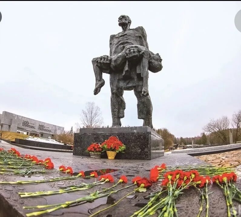 Часы хатынь. Мемориальный комплекс хатынь беларусь. мемориал комплекс хатынь. памятник в мемориальном комплексе «хатынь».