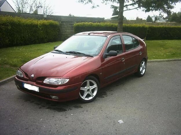 Файл:Renault Megane front 20071204.jpg - Вікіпедія