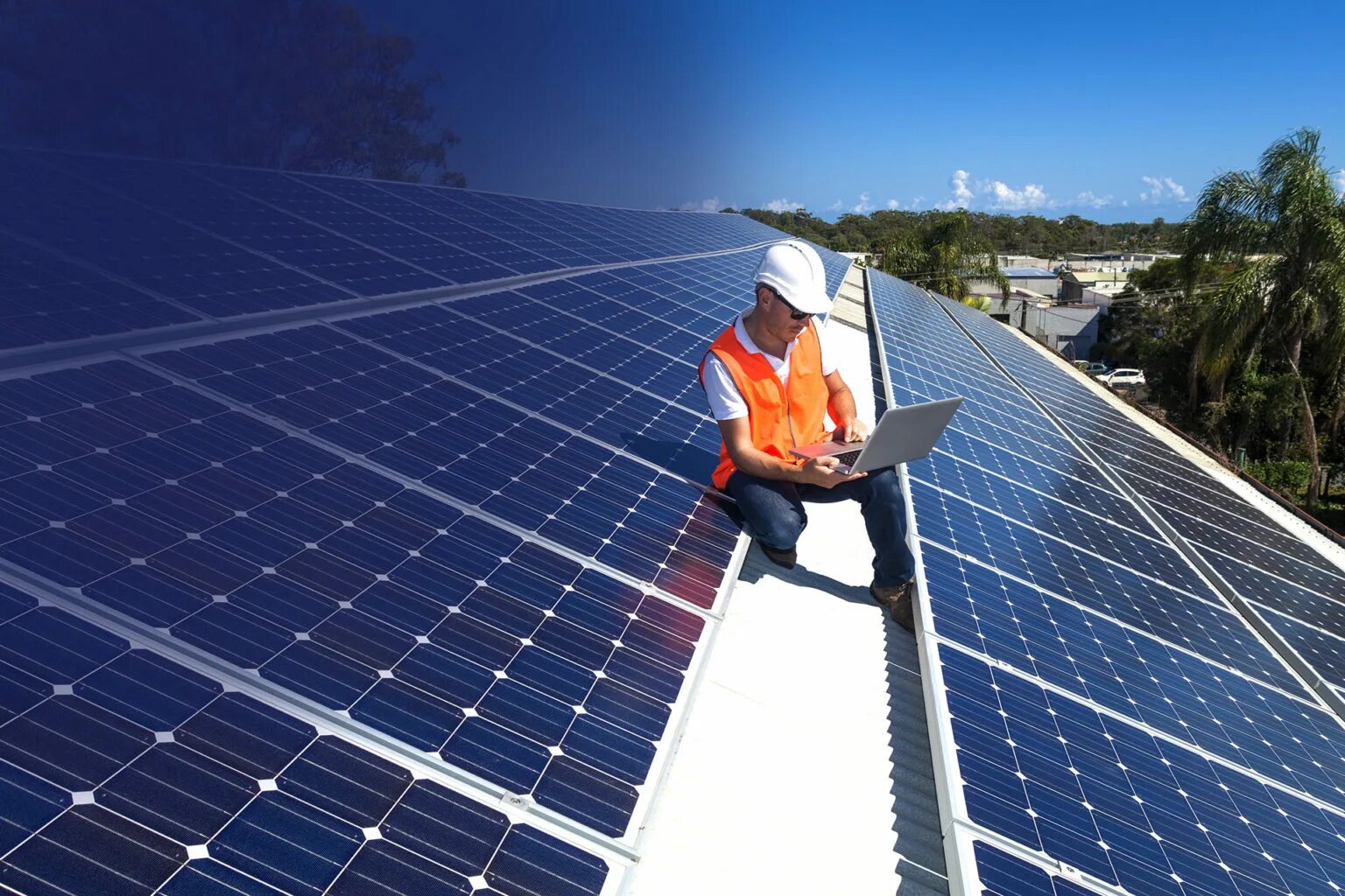 Using solar panel. Солнечная электростанция полиэф. solar energy panel. solar power энергетик. солнечные панели на крыше.