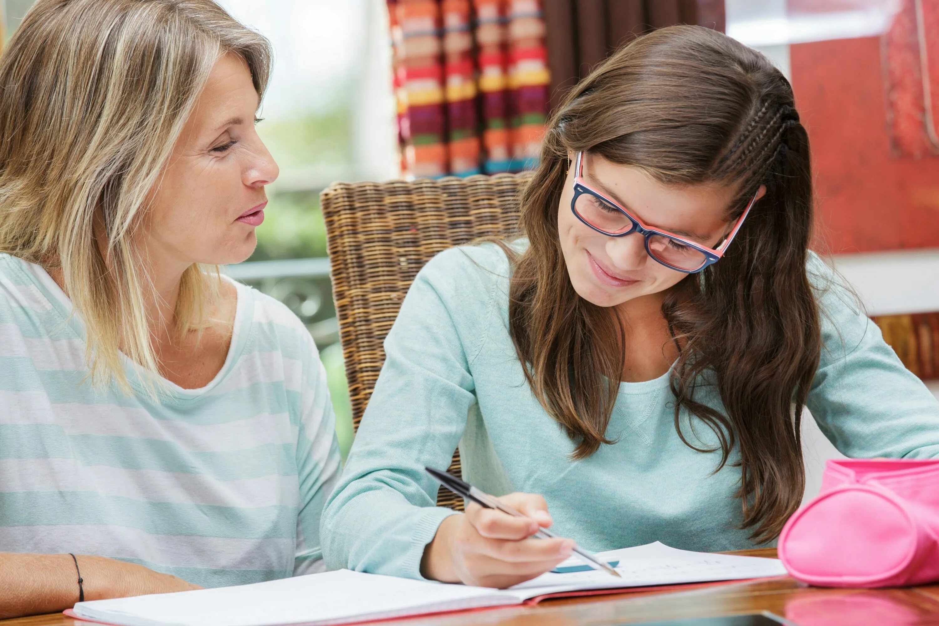 Tutor репетитор. Занятия с репетитором. индивидуальные занятия. репетитор. индивидуальные занятия с репетитором.