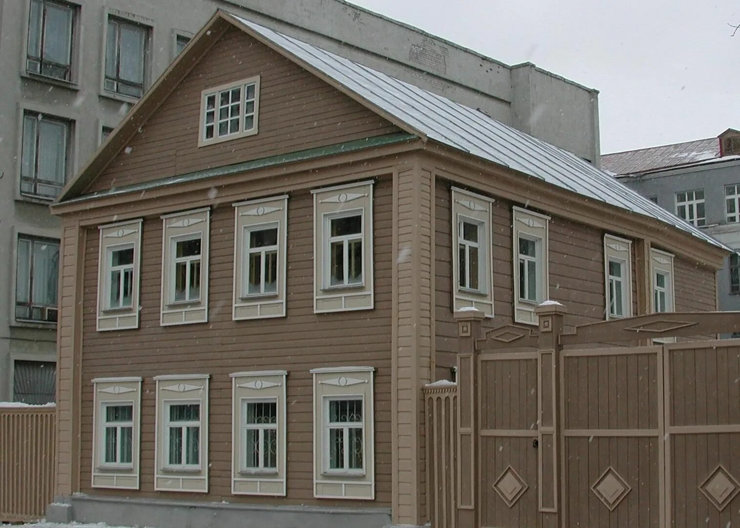 Бульвар парижской коммуны каменск уральский. Парижской коммуны 35. У нас дом парижская коммуна 35. Парижской коммуны 35. Парижской коммуны 35.