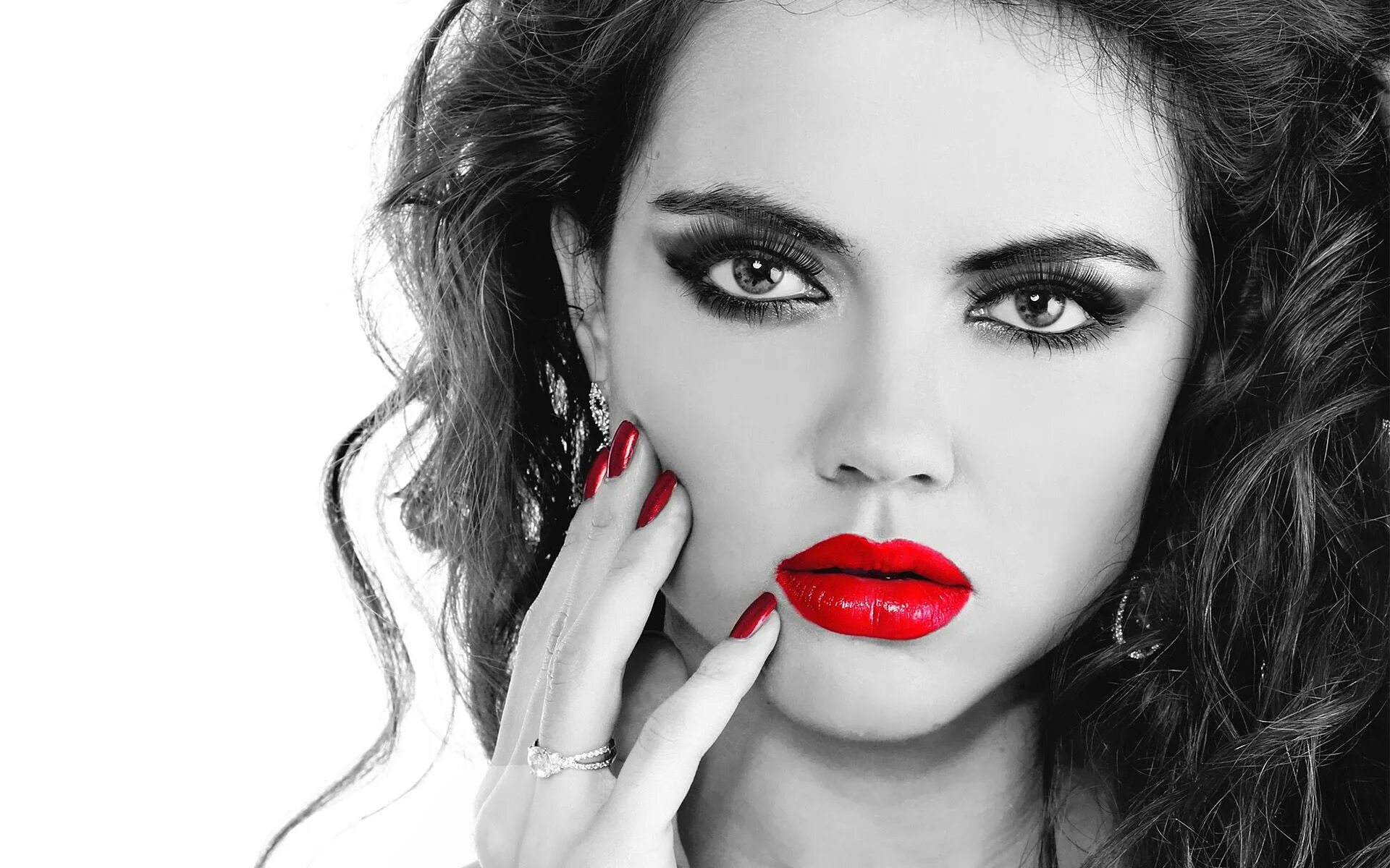 Pin by Miya Nisha on FASHION Black, white makeup, White makeup, Dark makeup