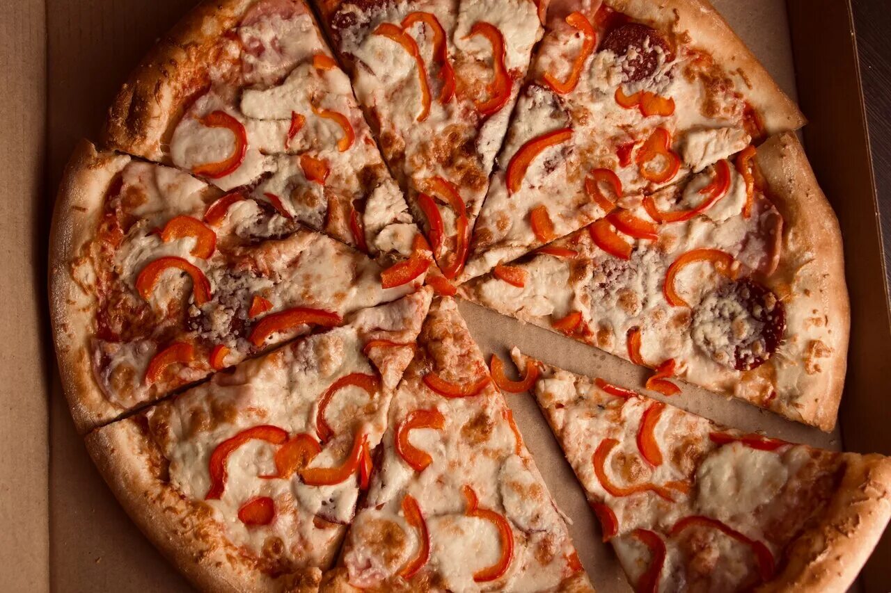 вкусная пицца в рязани. вкусная пицца в рязани. пиццерия густо. додо пицца рязанский проспект. мама пицца.