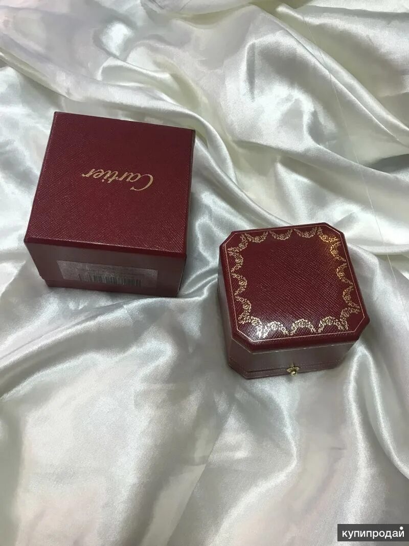 Cartier love bracelet box. Cartier коробка для кольца. Коробка от картье. Коробка cartier оригинал. Коробки картье для колец.