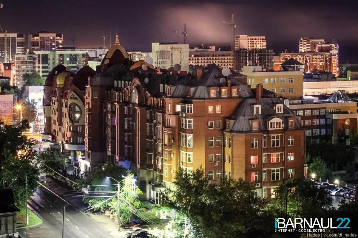 Ночной барнаул с 25 этажа. Посёлок солнечный (саратов). Проспект ленина ночью барнаул. Микрорайон солнечный саратов. Речной вечер барнаул.