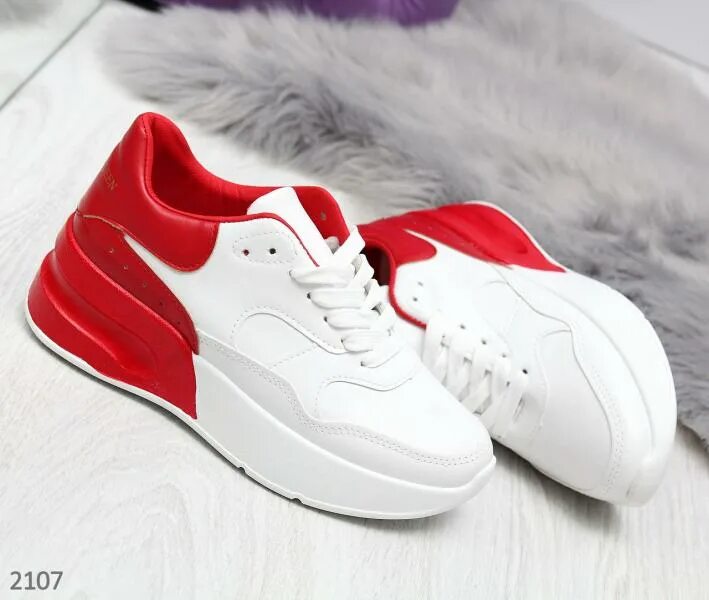 Красные кроссовки hugo boss. Кроссовки nike run красные. Пума rs-x3. Кеды fila женские красные. Женские кроссовки красного цвета.