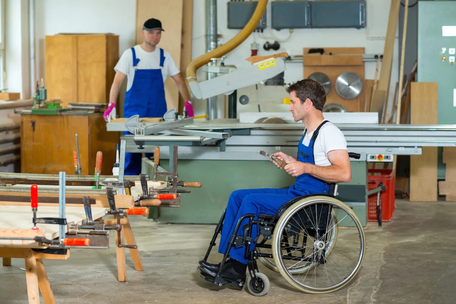 Работа для ограниченных людей. Трудоустройство инвалидов. Трудовые мастерские для инвалидов. Профессиональная реабилитация инвалидов. Трудовая реабилитация инвалидов.