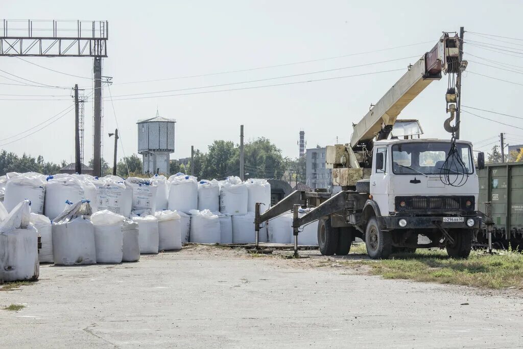разгрузка на складе. жд терминально складской комплекс-. грузовой двор;грузового комплекса. дирекция терминально складского комплекса оао ржд. дирекция терминально складского комплекса ржд.