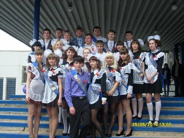 Выпуск 2010 школа. Выпуск 2010. Выпускники школы 1008. Школа 22 Ульяновск выпуск 2010. Волипельга школа.