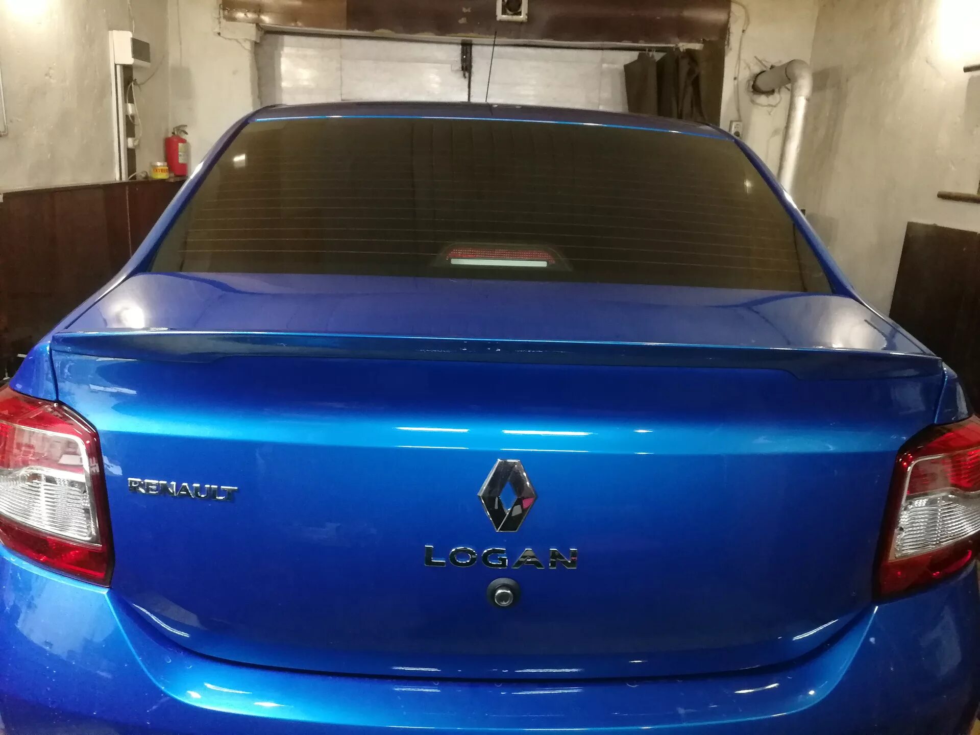 Спойлер рено логан 2. Лип спойлер рено логан 2. Спойлер багажника логан. Renault logan 2 спойлер. Лип спойлер рено логан 1.