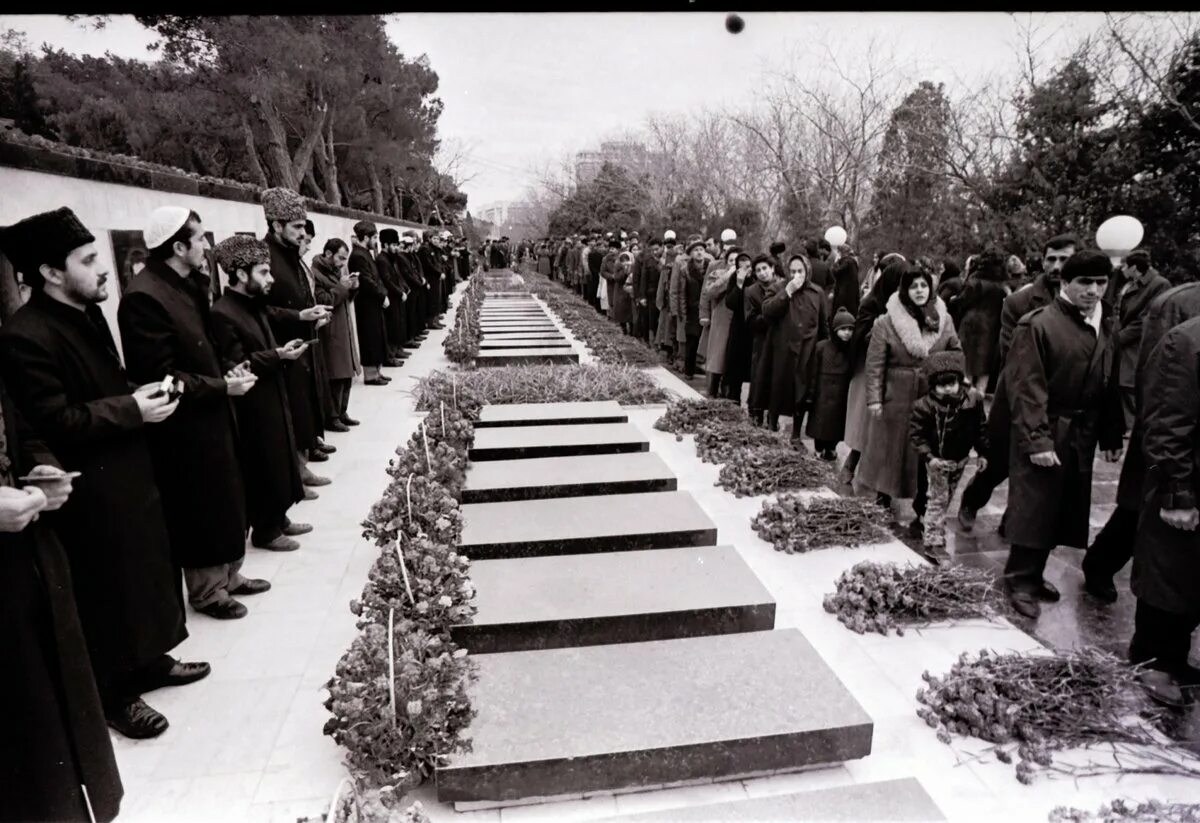 20 января 1990 года в баку черный январь. 19 января 1990. 19 января 1990. 20 января азербайджан 1990. 19 января 1990.