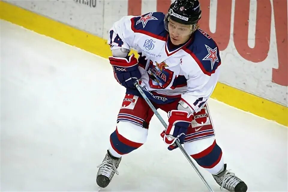 Симаков тренер. Симаков хоккеист автомобилист.