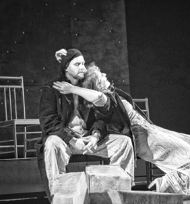 Театр современник мещане. Трагедия жанр театрального искусства. Чехова. Театр современник мещане. Андрей мягков спектакль мещане.