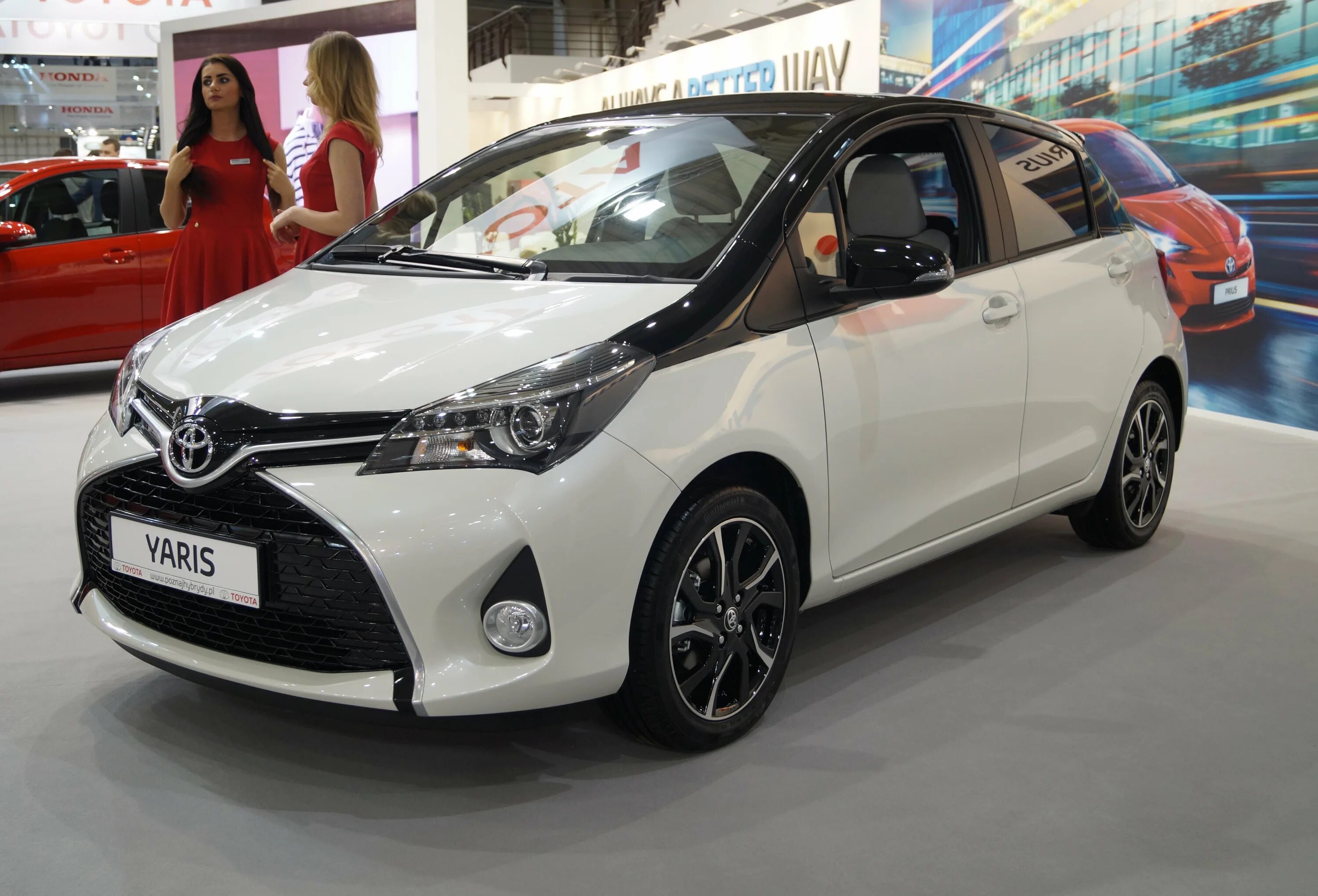 Toyota Yaris 1.5 xp130 Facelift (2019 г.в.). Хеч Беки японские хэтчбеки. Японские машины леворукие.