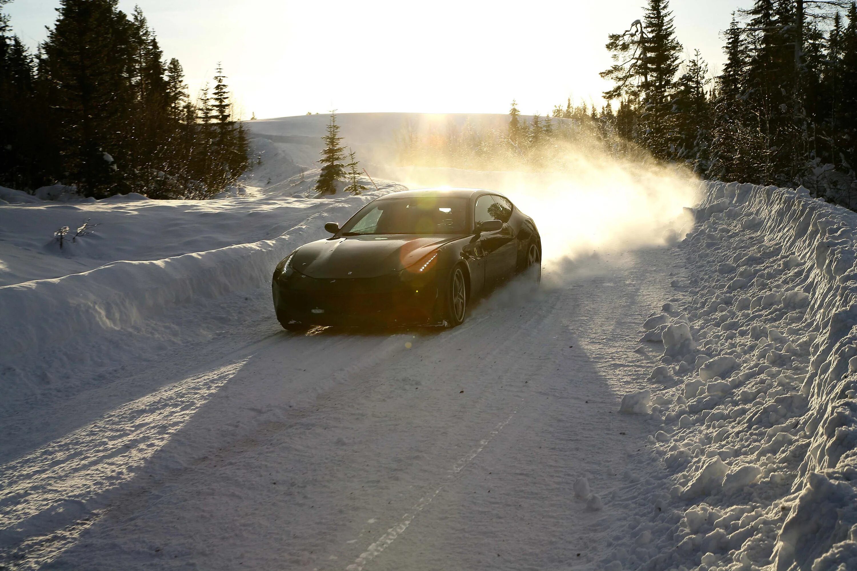 Машина в снегу. Машина зимой. Машина на снежной дороге. Дорога зимой на машине.