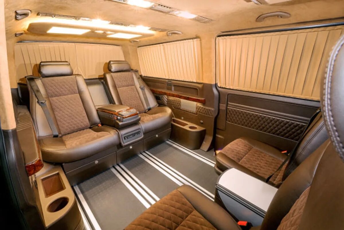 Volkswagen transporter t4 салон. Тюнинг салона фольксваген т4. Фольксваген т5 салон. Торпеда мультивен т5. Volkswagen transporter t4 салон.