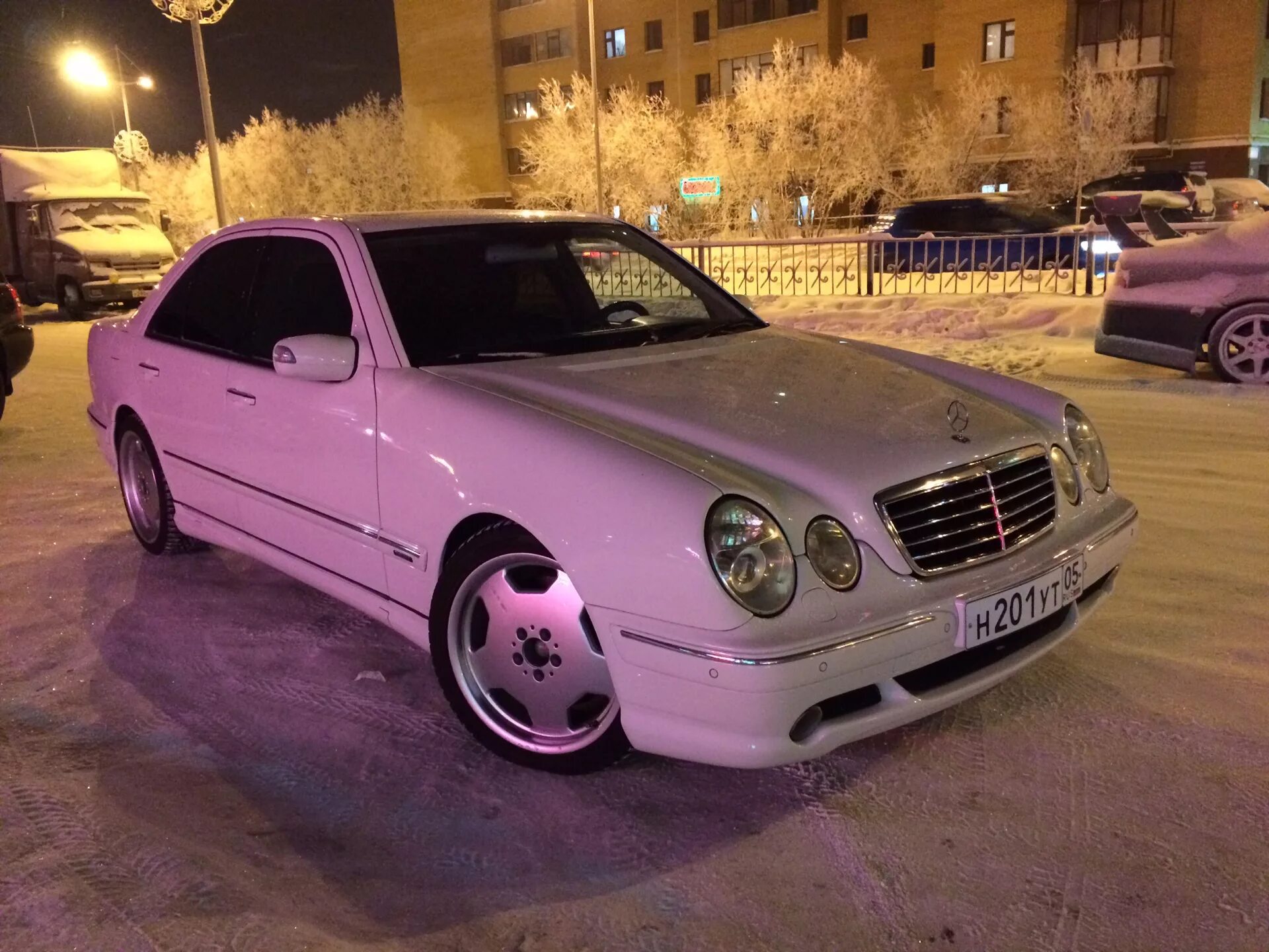 Mercedes w210 AMG. Мерседес е55 АМГ 210. Mercedes Benz e55 AMG w210. Очкарик Мерседес 210.