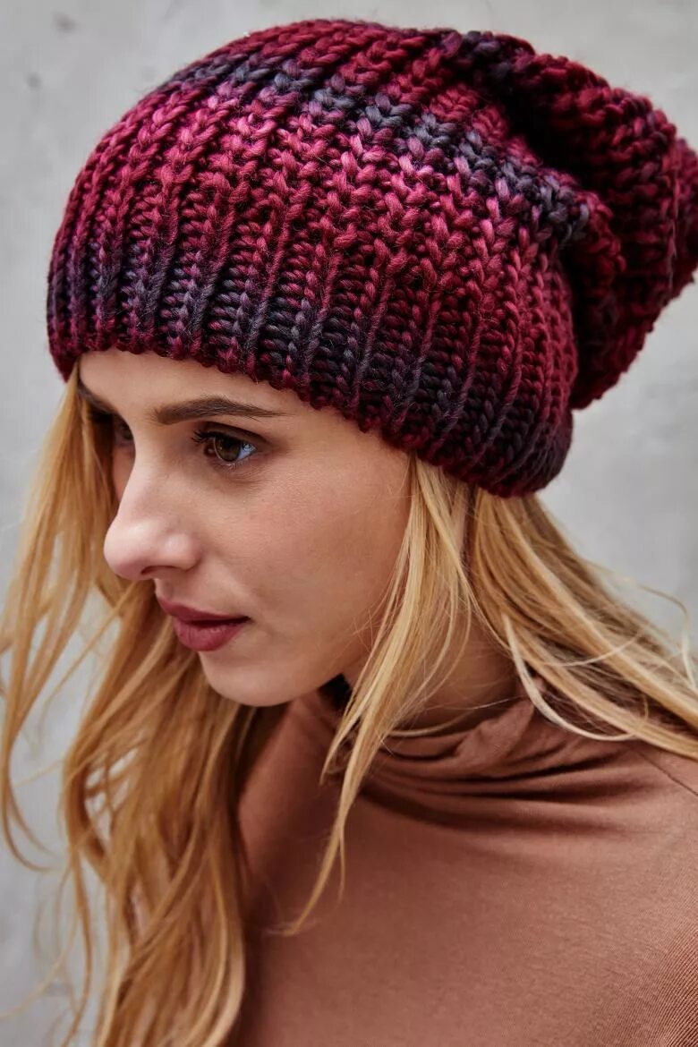 Шапка-бини «shoreline». Шапка вязаная женская. Вязаная шапка бини крючком. Шапка бини женская резинкой 2х2. Двухцветные вязаные шапки.
