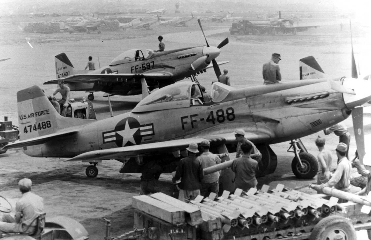Bristol beaufighter самолет-истребитель. Юнкерс ю-87 штука. Vultee a-31 vengeance. Истребитель бофайтер. Самолет ил2 вов.