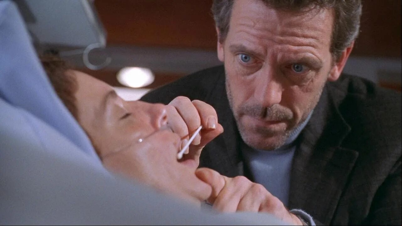 Доктор хаус викодин. Dr house watch. Gregory house капсулы. Dr house watch. Карри грэм доктор хаус.