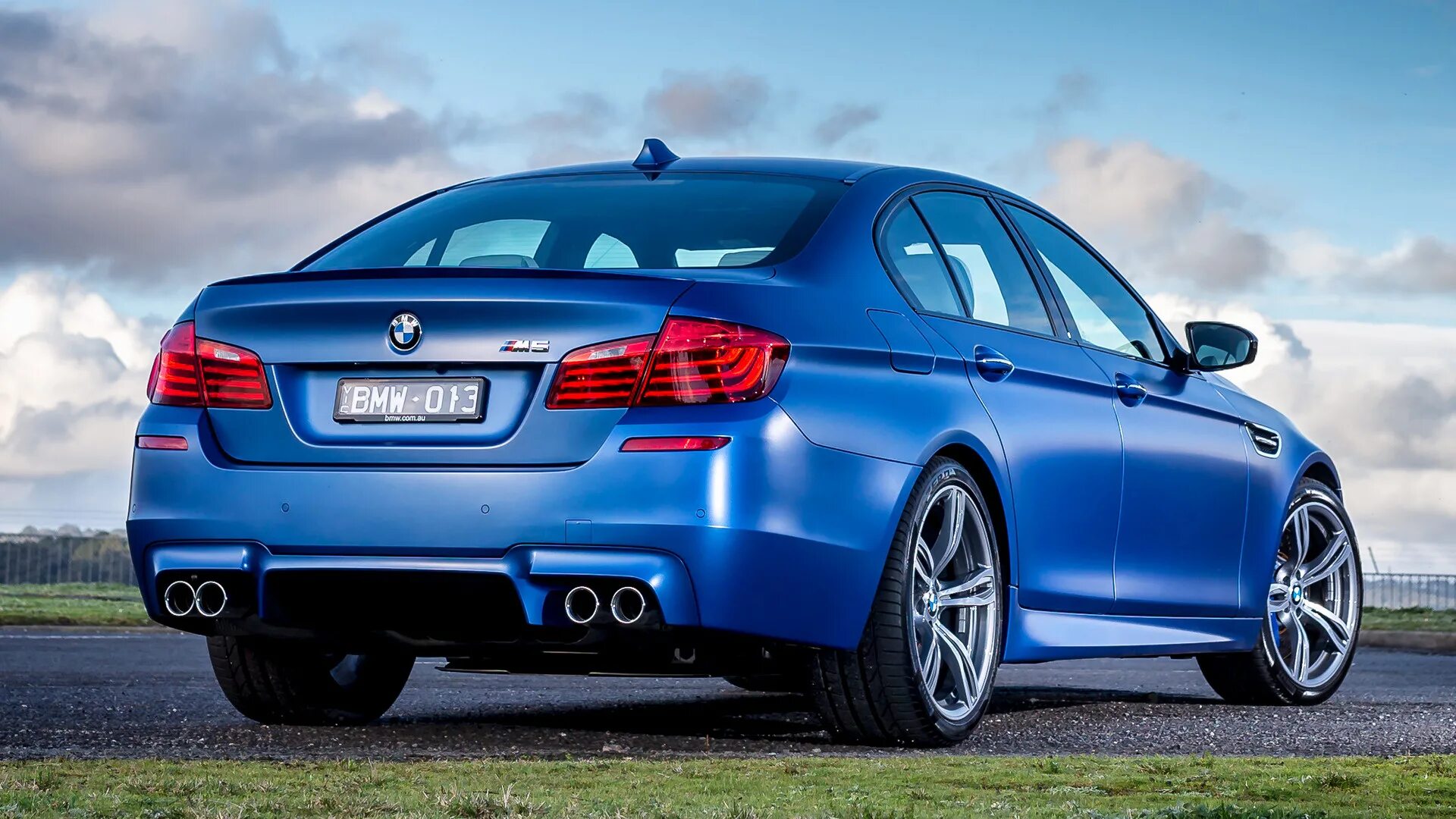 BMW m5 f10. BMW m5 f10 2015. БМВ м5 10. BMW m5 f10 m5. Бмв м5 бу