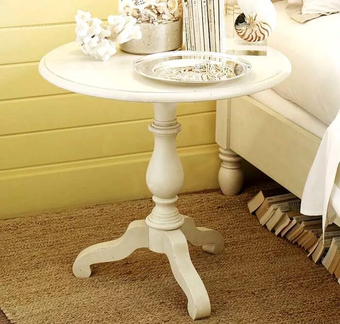 Столик придиванный круглый белый. Тумба прикроватная (bedside table) anne birch lane. Столик прикроватный круглый. Hoff прикроватный столик. Круглый столик для спальни.