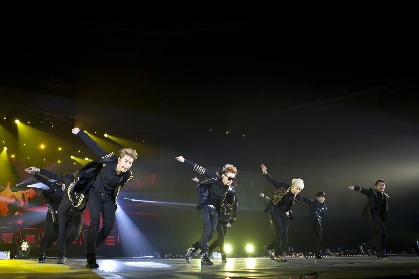 Super junior донхэ concert 2020. Super show. Супер джуниор пак джон су. Super show 6. Супер джуниор концерт.