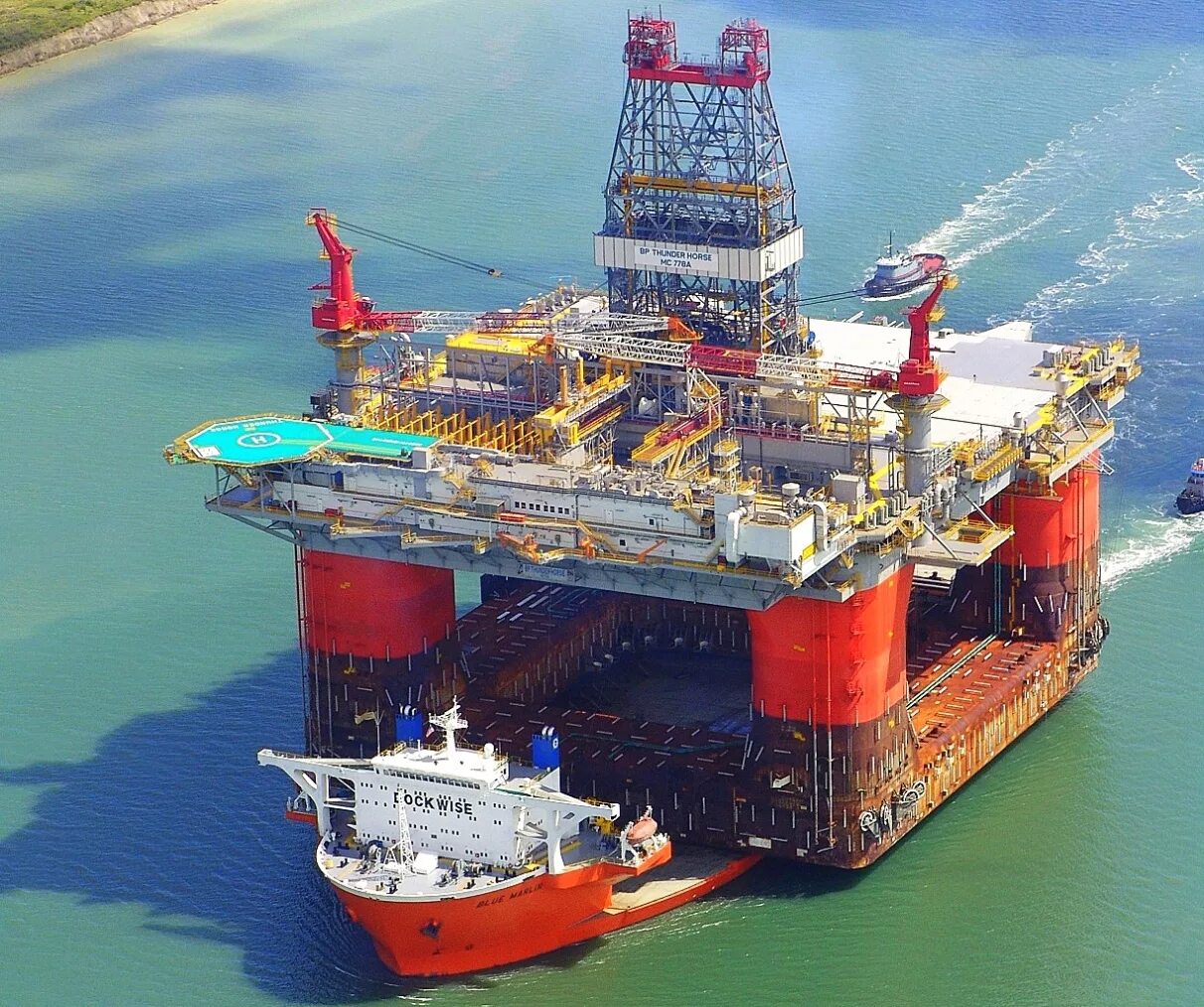 Судно нефтяных платформ. Судно blue marlin («голубой марлин»). dockwise корабль. самый большой в мире корабль - док (dockwise vanguard). blue marlin — голландское полупогружаемое грузовое судно.