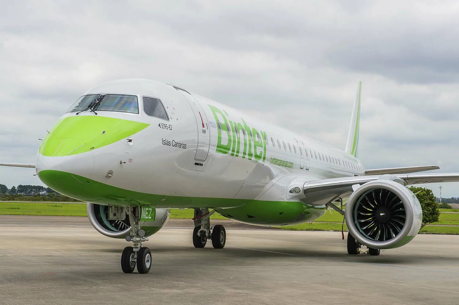 Embraer e2. Embraer e195-e2. embraer 195 e2. embraer 175 e2. embraer e-jet e2.
