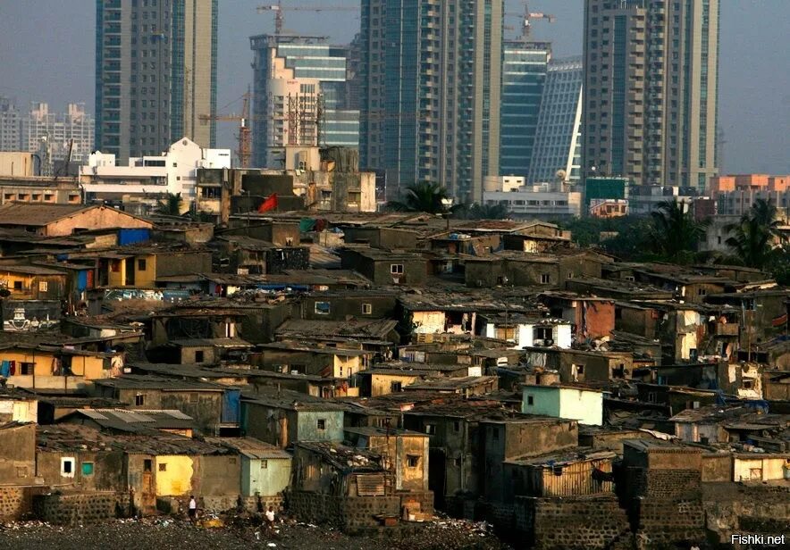 Богатые и бедные города. ОАЭ нищета трущобы. Абу Даби трущобы. Панама трущобы. Дубай трущобы бедняки.