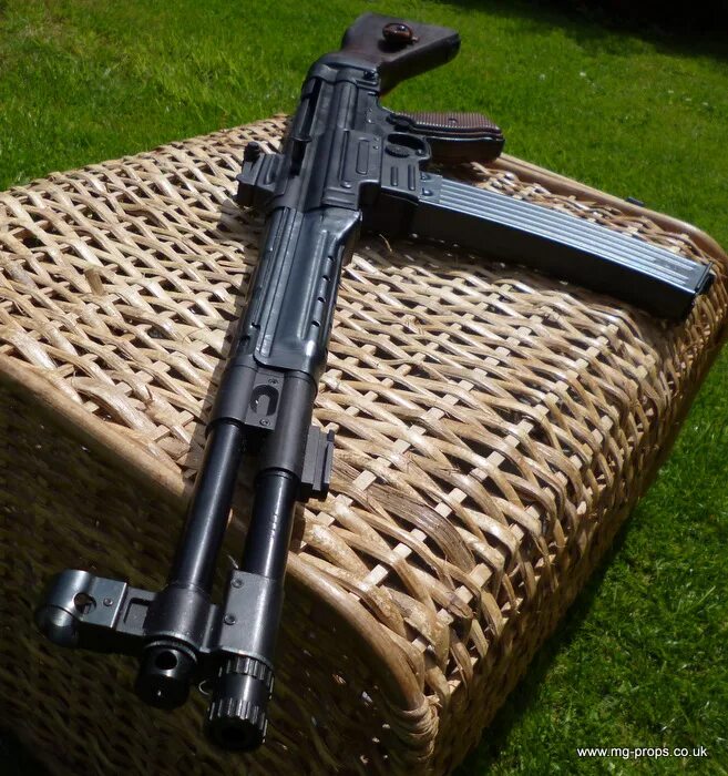 Mkb 42. Автомат mkb.42(h). mkb.42(h). mkb.42(w). mkb.42 автомат.