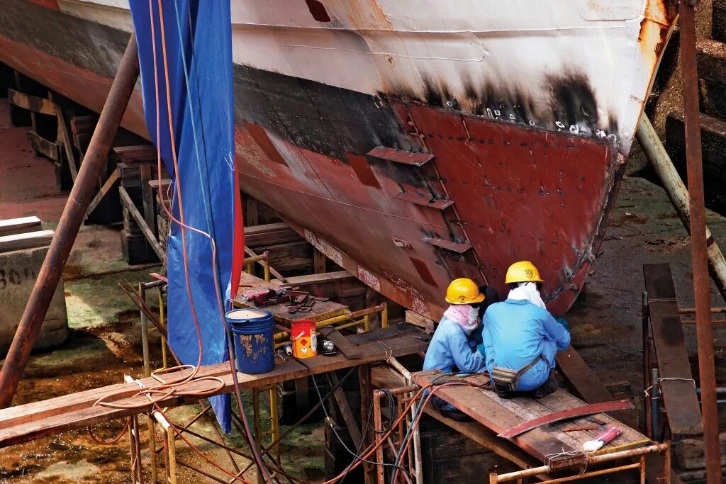 Демонтаж судов на металлолом. Утилизация кораблей. Утилизация кораблей читтагонг. Утилизация кораблей. Снос судна.